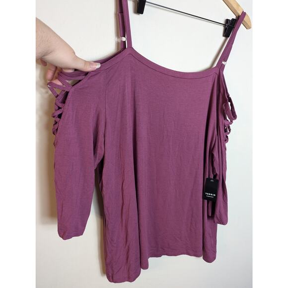 NWT Torrid Super Soft Lattice Cold Shoulder Tee - Picture 3 of 8